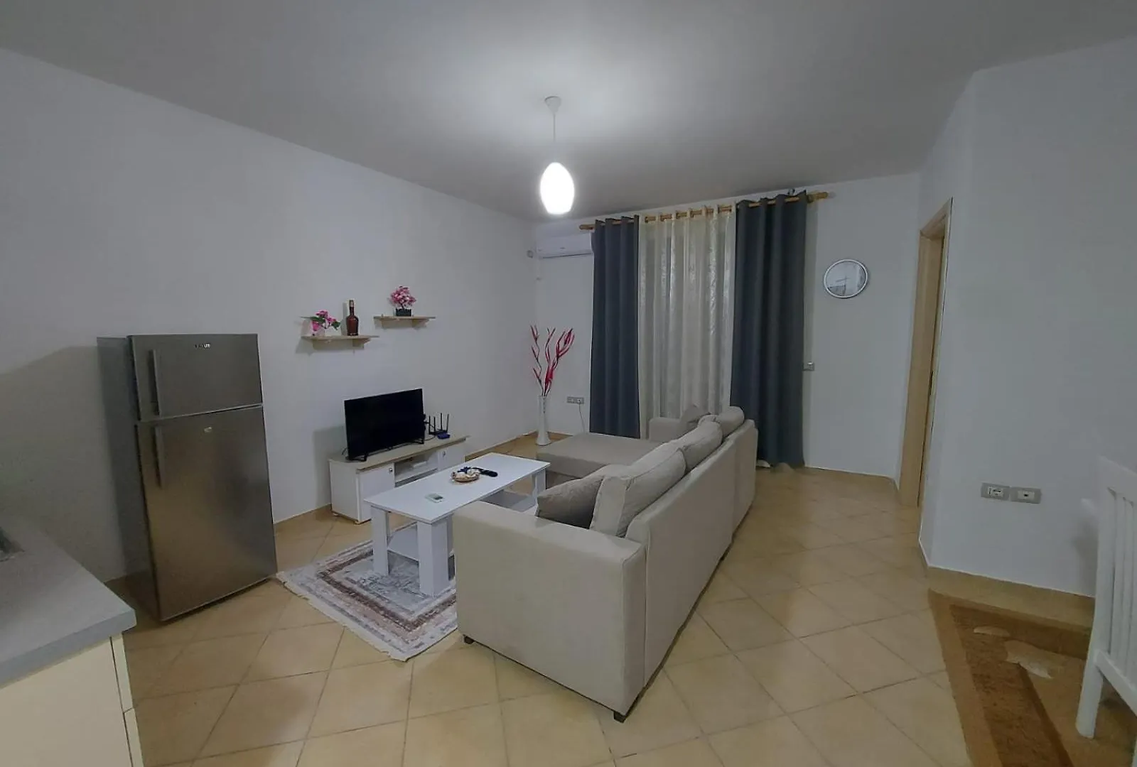 Beach View Apartment Влёра Албания
